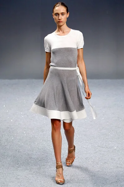 Look 18